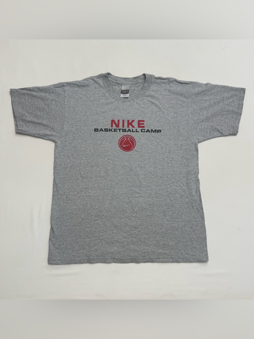 Vintage Y2K Nike Grey Tag Nike Basketball Camp Short Sleeve Graphic Tee Large